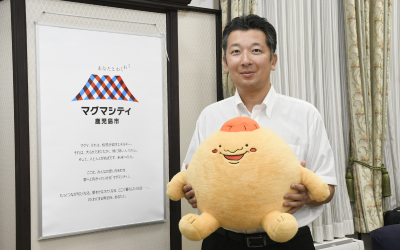 中西則文副市長が就任し、副市長２人体制に