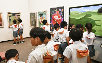 子どもたちも笑顔に！大盛況の「やなせたかし展」