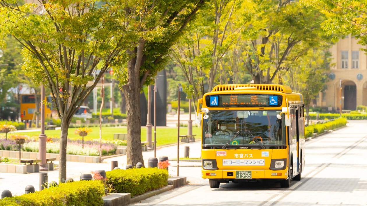 バス運転士（交通局会計年度任用職員）