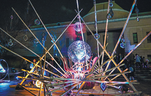 「光と芸術」をテーマにしたイルミネーションイベント